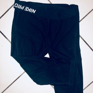 Nike pro crop leggings